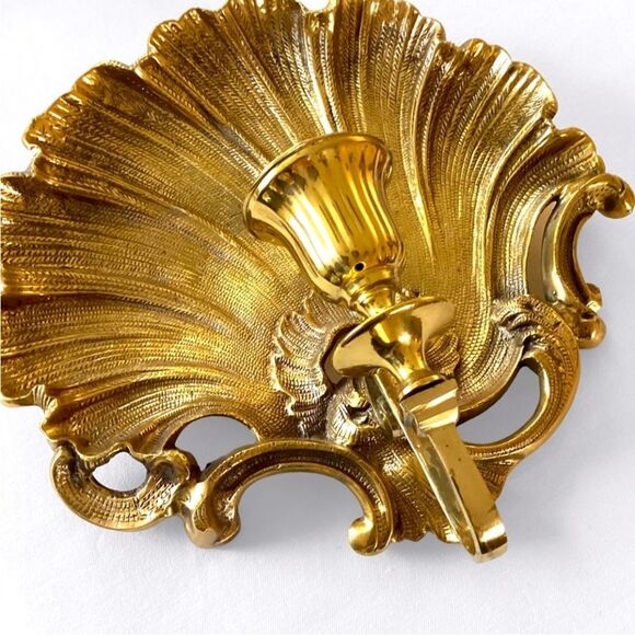 ♥️ Vintage Mid Century Brass Shell Candle Wall Sconce - Picture 2 of 7